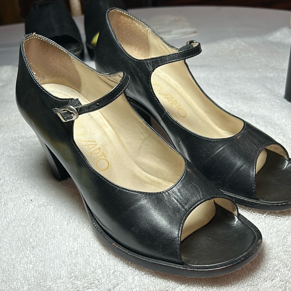 Black Maryjane shoes. 7.5 what can I say gotta have em! ❤️👀